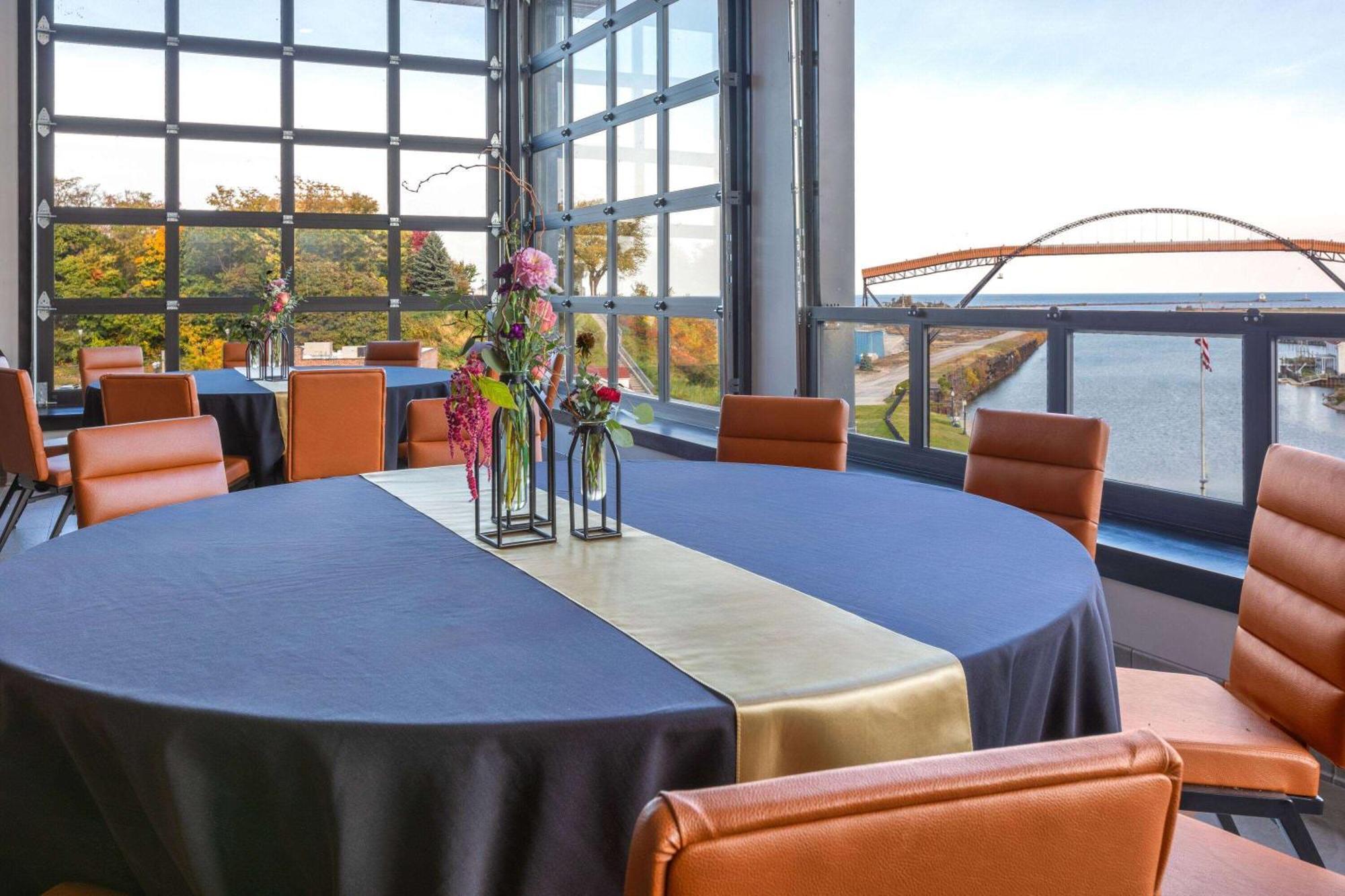 Riverbend Hotel And Suites, Trademark Collection By Wyndham Ashtabula Ngoại thất bức ảnh